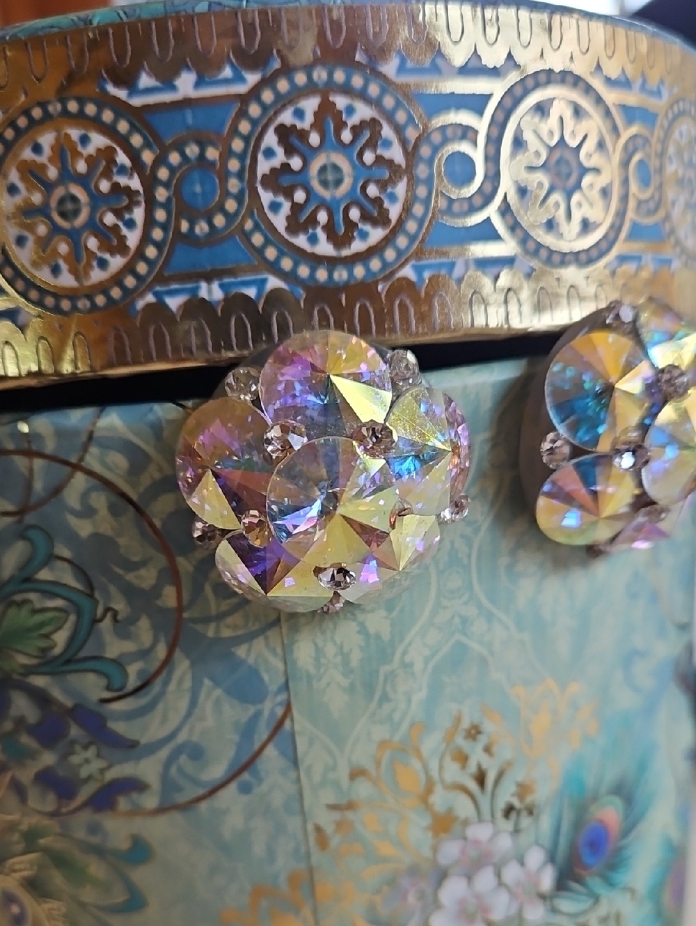 Iridescent Aurora Borealis acrylic and Crystal Clip-On Earrings 80s Lightweght - Picture 3 of 5